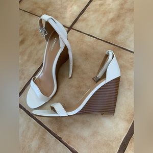 Express White Heel